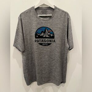 Patagonia Capilene cool daily stretch performance upf 50 Gray graphic T-Shirt